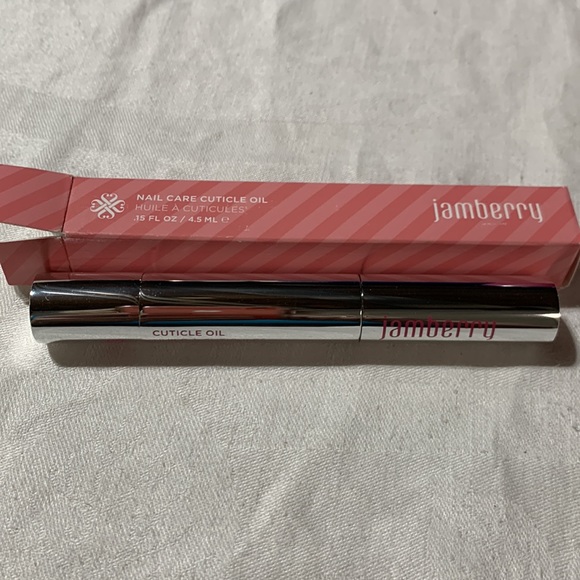 Pack of 2 NWT Jamberry Nail Care Cuticle Oil Pen in original packaging - Picture 3 of 4